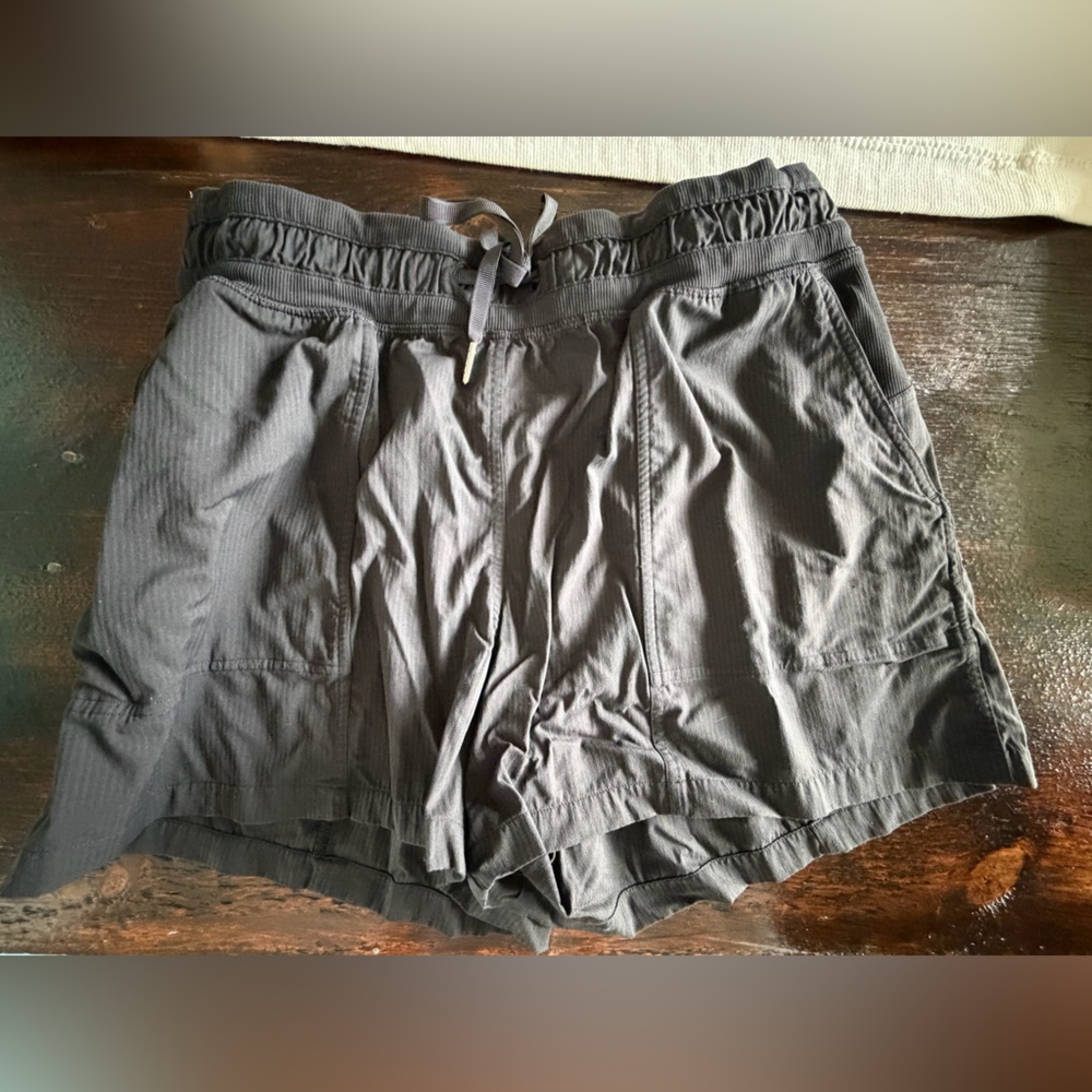 Lululemon dance studio shorts black size 10